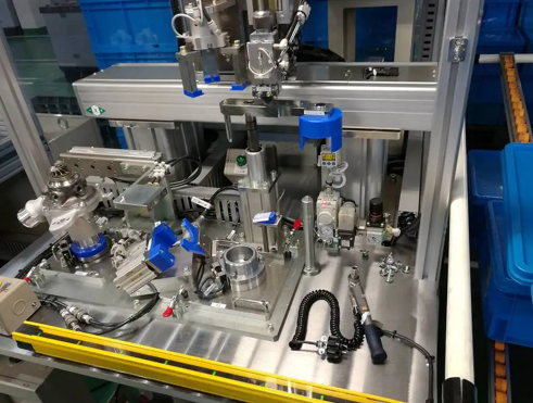 汽车域控制器自动化装配线.png