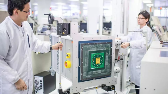 多通道数据采集和控制: 多通道数据采集和控制: